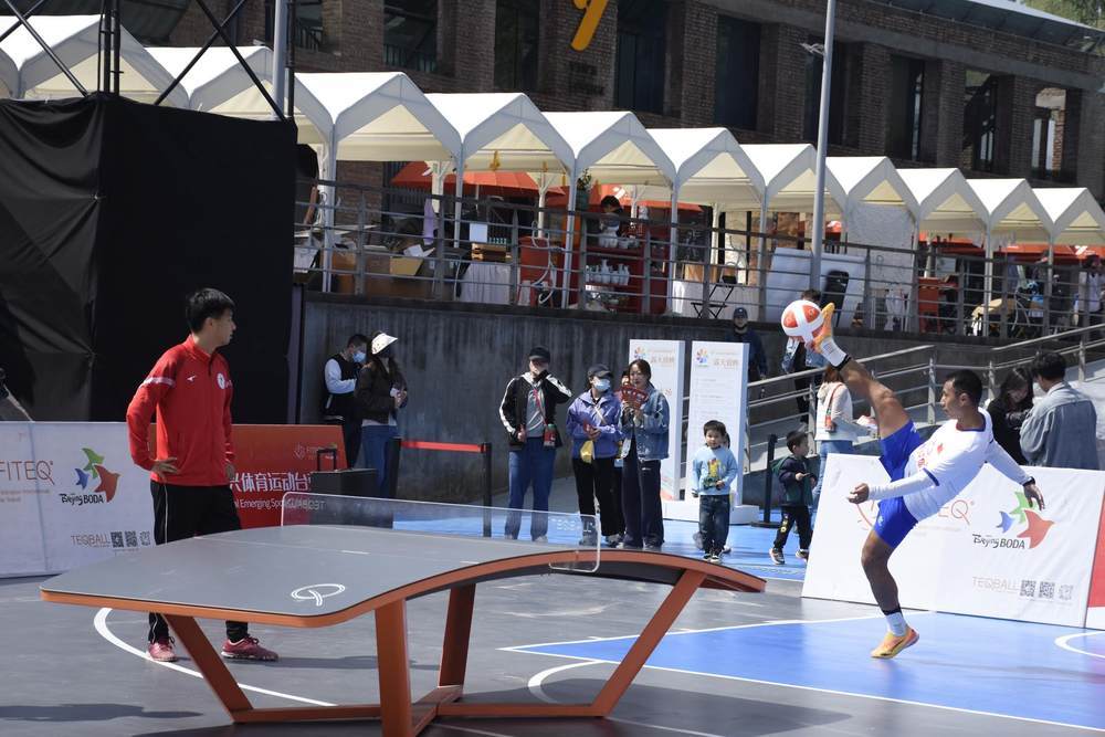 足球欧冠16强对阵出炉，多场焦点战提前上演